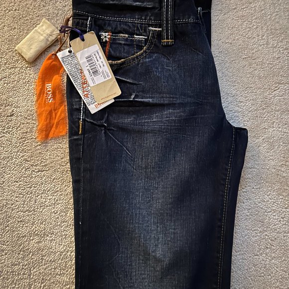 Hugo Boss Women's GINNY 1 Boot Cut Jeans Size 30/34 NEW! - Picture 2 of 4